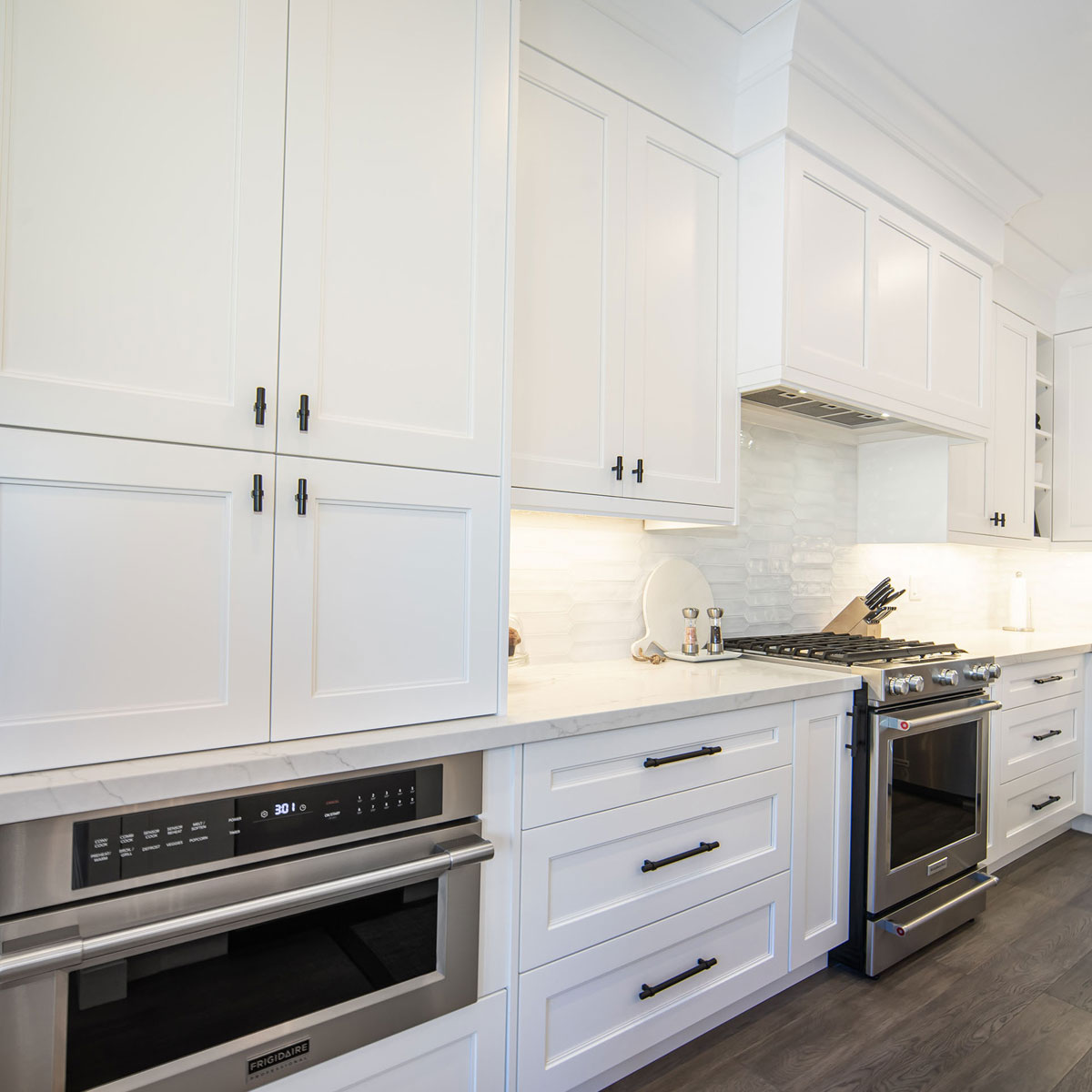 Contemporary White Kitchen with Quartz & Stainless Steel