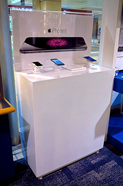 Modern Retail Display Kiosk for Electronics